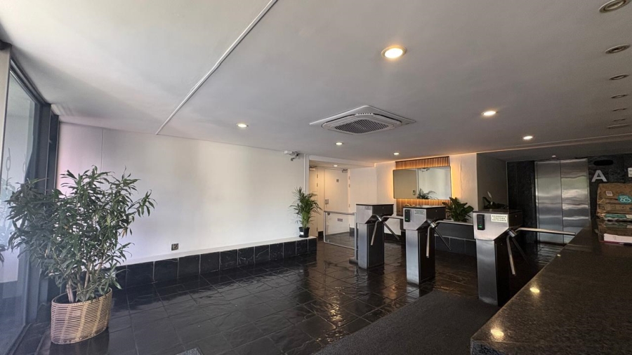 1 Bedroom Property for Sale in Zonnebloem Western Cape